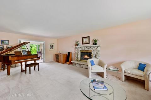 1830 Silverwillow Dr, Glenview, IL 60025 photo 4