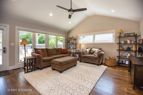 1751 Harrison St, Glenview, IL 60025 photo 2