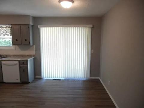 324 S Bone Dr, Normal, IL 61761 photo 6