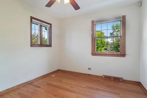 927 E Paddock Dr, Palatine, IL 60074 photo 12