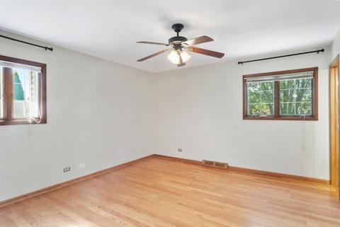 927 E Paddock Dr, Palatine, IL 60074 photo 11