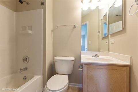 66 Cantal Ct, Wheeling, IL 60090 photo 14