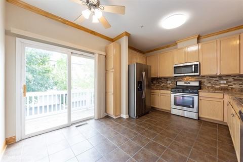 66 Cantal Ct, Wheeling, IL 60090 photo 4