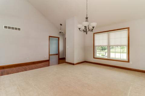 5 Piney Run Ct, Bloomington, IL 61705 photo 9