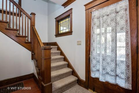 214 Hill Ave, Elgin, IL 60120 photo 2