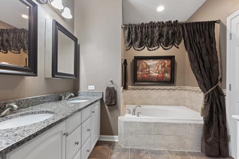 4 N Old Mill Ln, Burr Ridge, IL 60527 photo 14