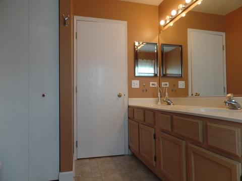 1011 Bentley Ln, Bartlett, IL 60103 photo 17
