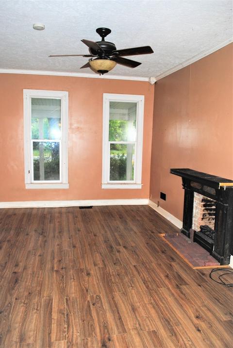 107 E Wood St, Colfax, IL 61728 photo 5