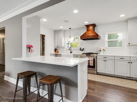 404 Countryside Dr, Wheaton, IL 60187 photo 5
