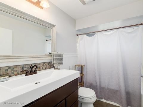 404 Countryside Dr, Wheaton, IL 60187 photo 17