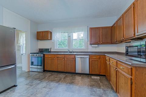405 W North St, Danvers, IL 61732 photo 3