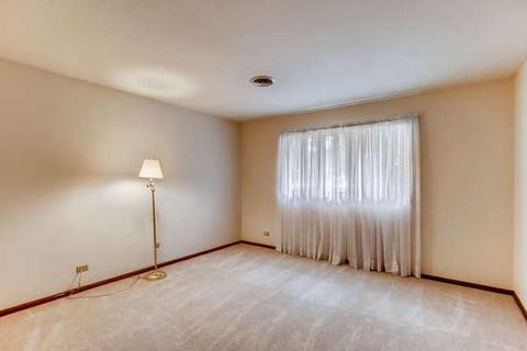 1494 Maple Ln, Elgin, IL 60123 photo 22