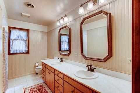 1494 Maple Ln, Elgin, IL 60123 photo 21