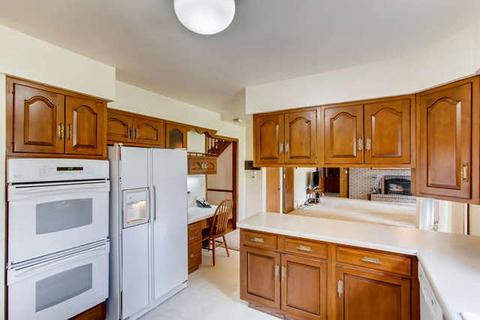 1494 Maple Ln, Elgin, IL 60123 photo 10