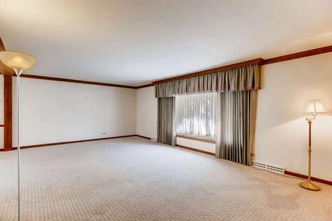 1494 Maple Ln, Elgin, IL 60123 photo 4