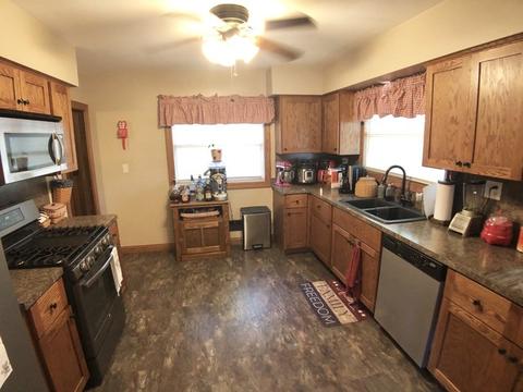 834 E Locust St, Ladd, IL 61329 photo 8