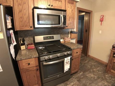 834 E Locust St, Ladd, IL 61329 photo 9