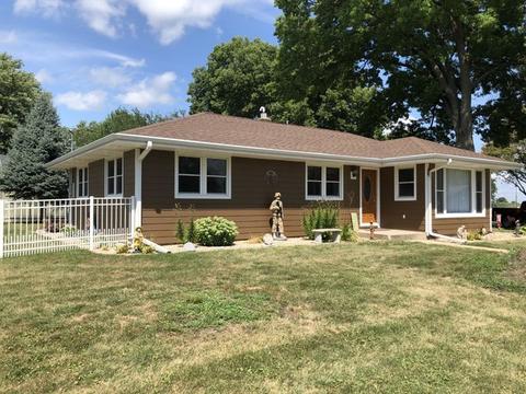 834 E Locust St, Ladd, IL 61329 photo 1