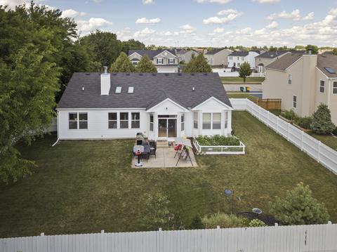 24535 Champion Dr, Plainfield, IL 60585 photo 2