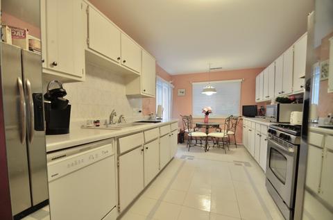 1157 Middlebury Ln #2A, Wheeling, IL 60090 photo 3