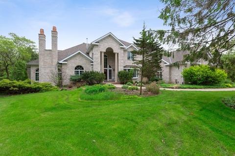 539 Ridgemoor Dr, Willowbrook, IL 60527 photo 1