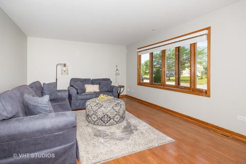 6508 Benich Ln, Plainfield, IL 60586 photo 4