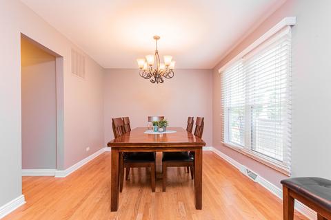 3690 Winston Pl, Hoffman Estates, IL 60192 photo 8