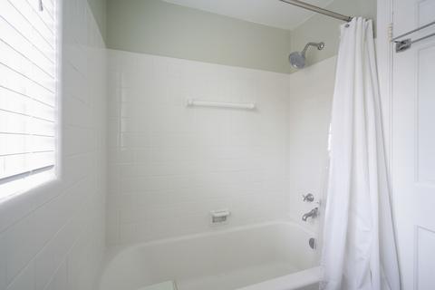 600 E Parkway Rd, Riverside, IL 60546 photo 14