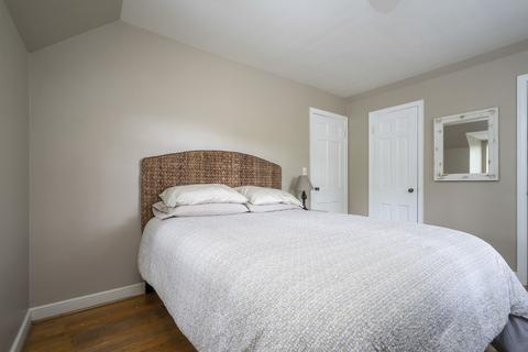600 E Parkway Rd, Riverside, IL 60546 photo 16
