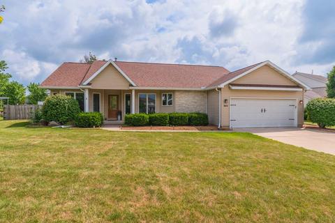 803 Trimmer Dr, Hudson, IL 61748 photo 1