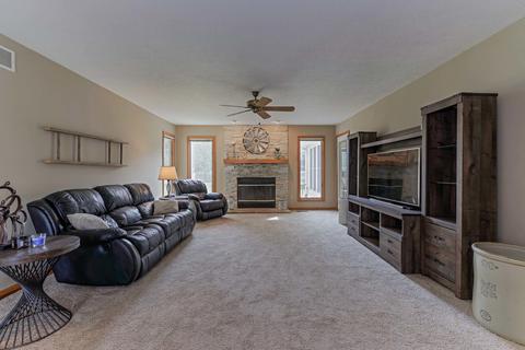 803 Trimmer Dr, Hudson, IL 61748 photo 13