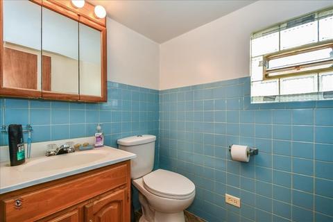 7808 S Eberhart Ave, Chicago, IL 60619 photo 14