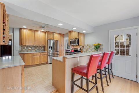 1224 Hackberry Rd, Deerfield, IL 60015 photo 2