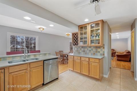 1224 Hackberry Rd, Deerfield, IL 60015 photo 3