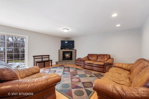1224 Hackberry Rd, Deerfield, IL 60015 photo 4