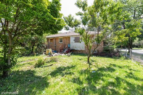 520 E 152nd St, Phoenix, IL 60426 photo 8