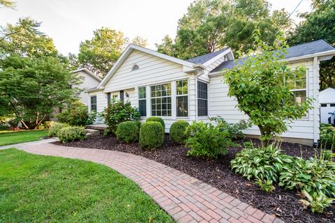 1107 S Linden St, Normal, IL 61761 photo 2