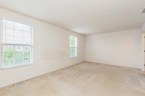 1009 Reserve Dr, Elgin, IL 60124 photo 6