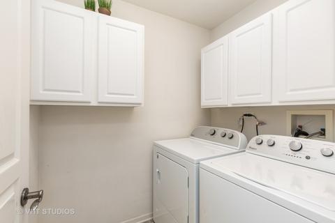 1009 Reserve Dr, Elgin, IL 60124 photo 13