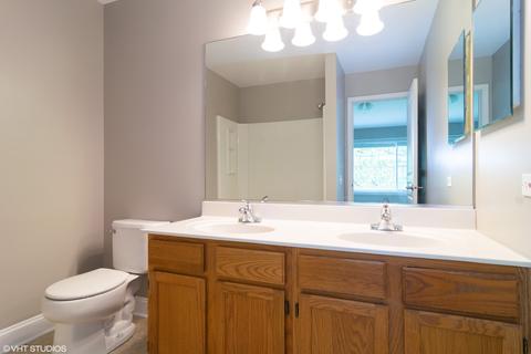 1324 Summersweet Ln, Bartlett, IL 60103 photo 8