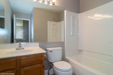1324 Summersweet Ln, Bartlett, IL 60103 photo 10