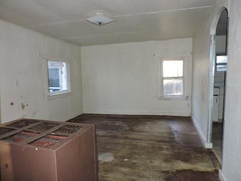 309 E Clay St, Clinton, IL 61727 photo 15