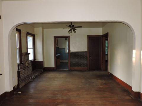 309 E Clay St, Clinton, IL 61727 photo 10