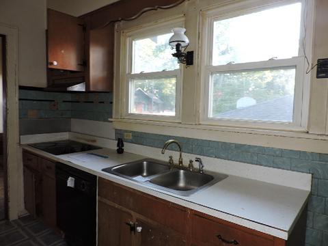 309 E Clay St, Clinton, IL 61727 photo 4