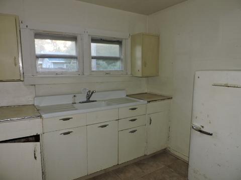 309 E Clay St, Clinton, IL 61727 photo 16