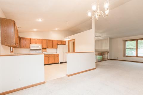 1210 Windsor Dr, Normal, IL 61761 photo 9