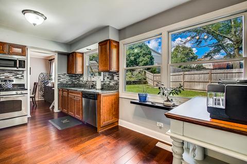 1490 Brookside Dr, Hoffman Estates, IL 60169 photo 12