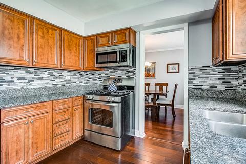 1490 Brookside Dr, Hoffman Estates, IL 60169 photo 11
