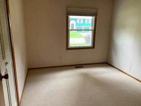 1747 N Ridge Dr, Freeport, IL 61032 photo 10