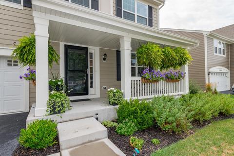 3308 Batley St, Elgin, IL 60124 photo 2